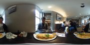 イギリスでは友人とフィッシュ&チップスを食べた