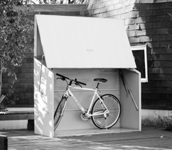 相棒の家は、英国製 自転車倉庫TM3。