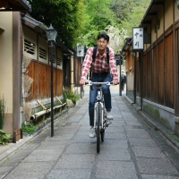 自転車の視線とスピードでなければ見えない京都の真髄とは？