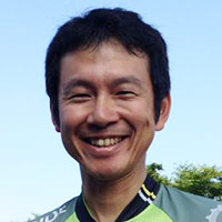 山根理史