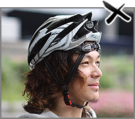 時々見かける前後逆にかぶる人