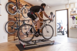 自転車に乗る基礎を身につけよう『3本ローラー体験』