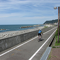 日本海を一望！潮風うけて爽快サイクリング