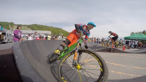オフロードバイクを楽しめる！パンプトラック試乗コース登場
